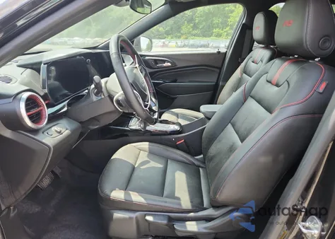 2025 Chevrolet Trax 2Rs z USA, uszkodzony, nr VIN KL77LJEP5SC053440